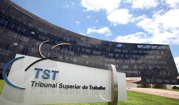 Em processo anterior à nova legislação, TST reconhece vínculo de terceirizados
