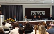 Senge-SC participa de aula inaugural de curso para qualificar engenheiros do Estado