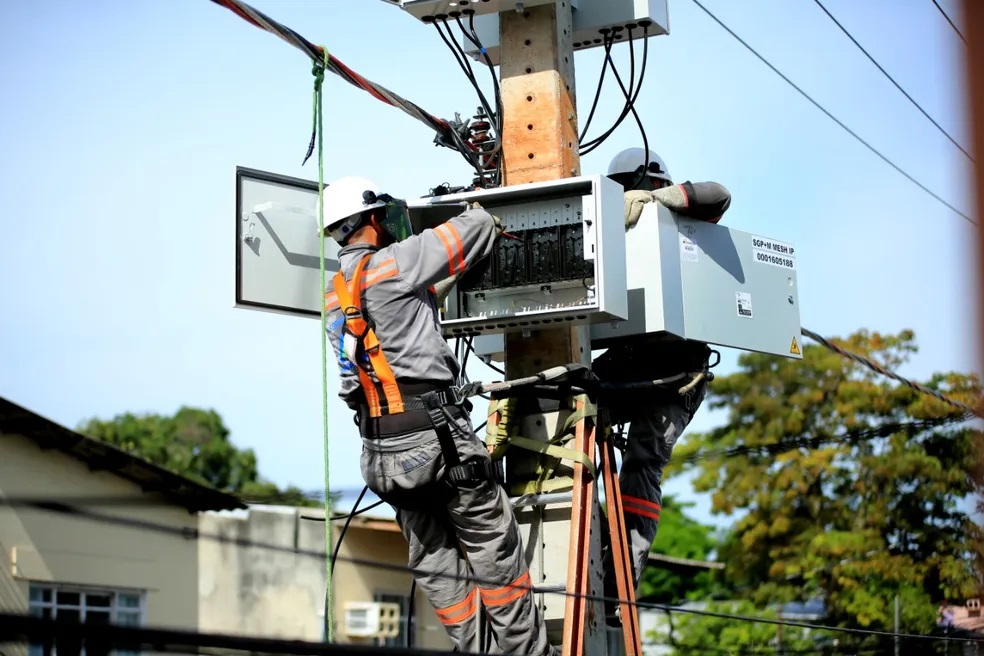 Manaus e mais duas cidades do Amazonas ficam sem energia após apagão